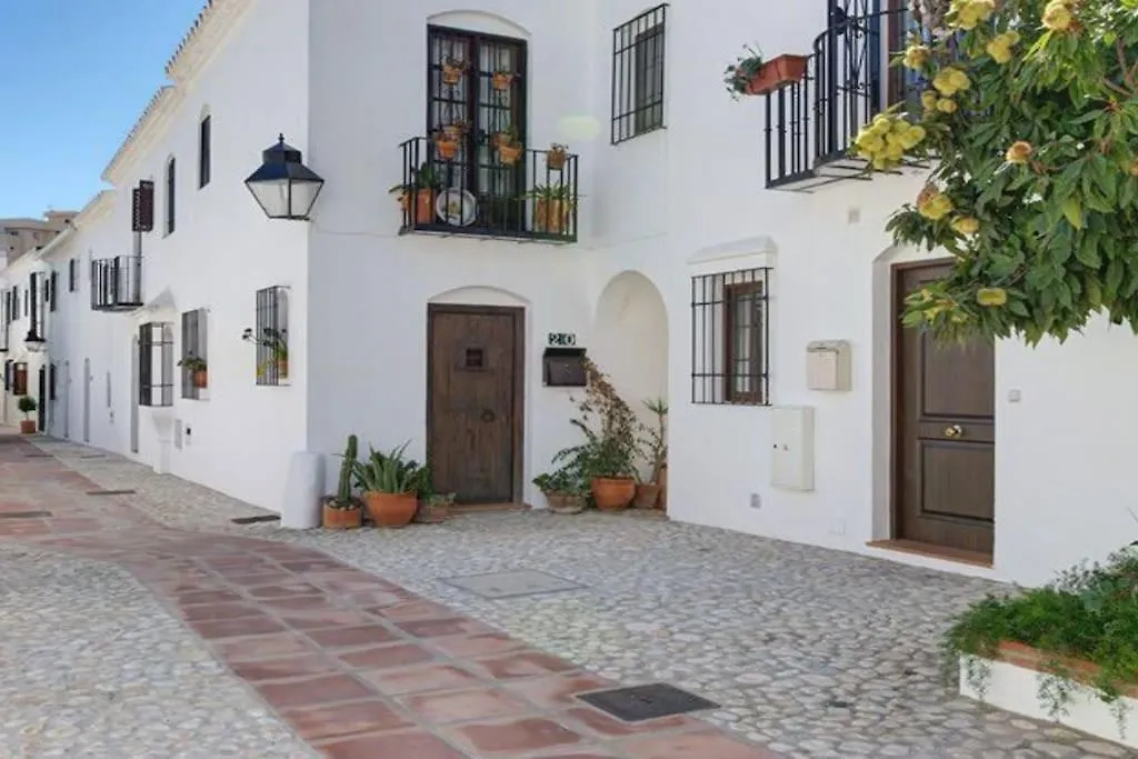 Bright 2 Bedroom Townhouse Fuengirola